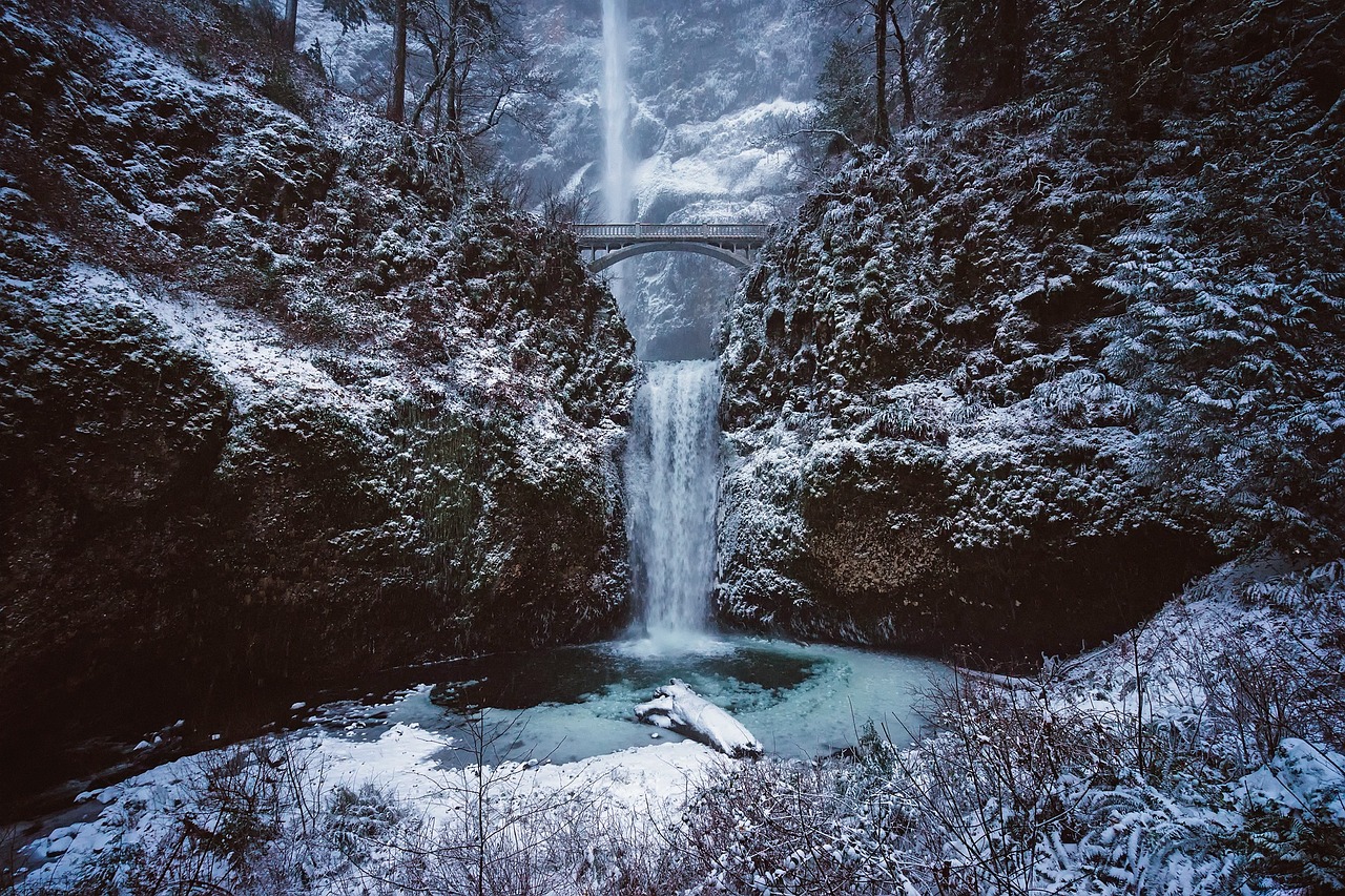 multnomah falls, oregon, landmark-1899890.jpg